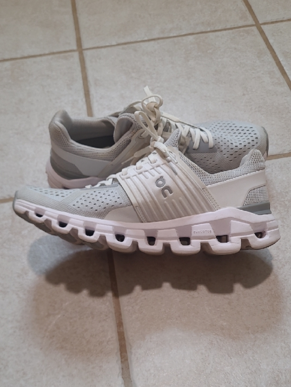On Cloud Women’s Running Shoe